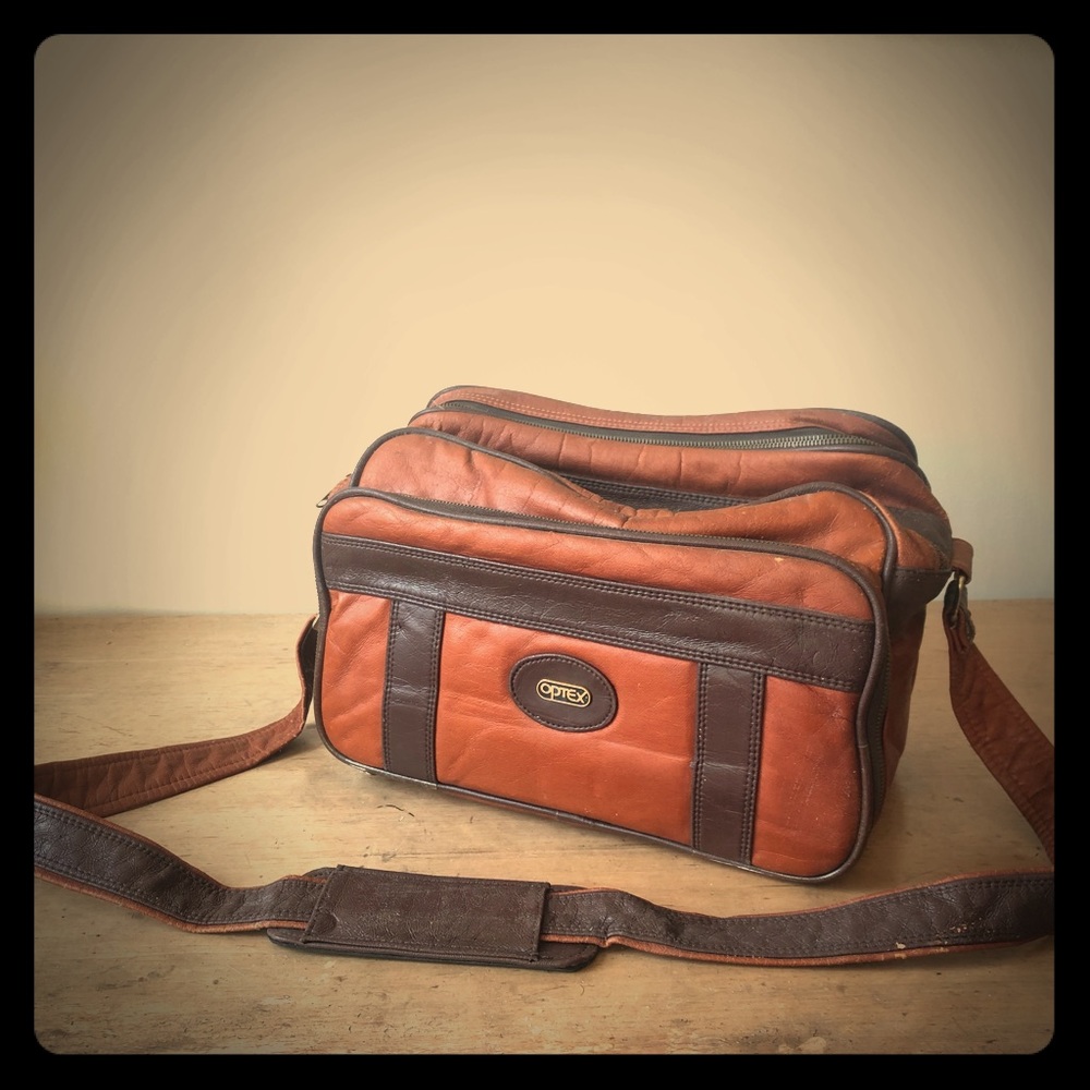Antique Optex Camera Bag in leather (70’s)